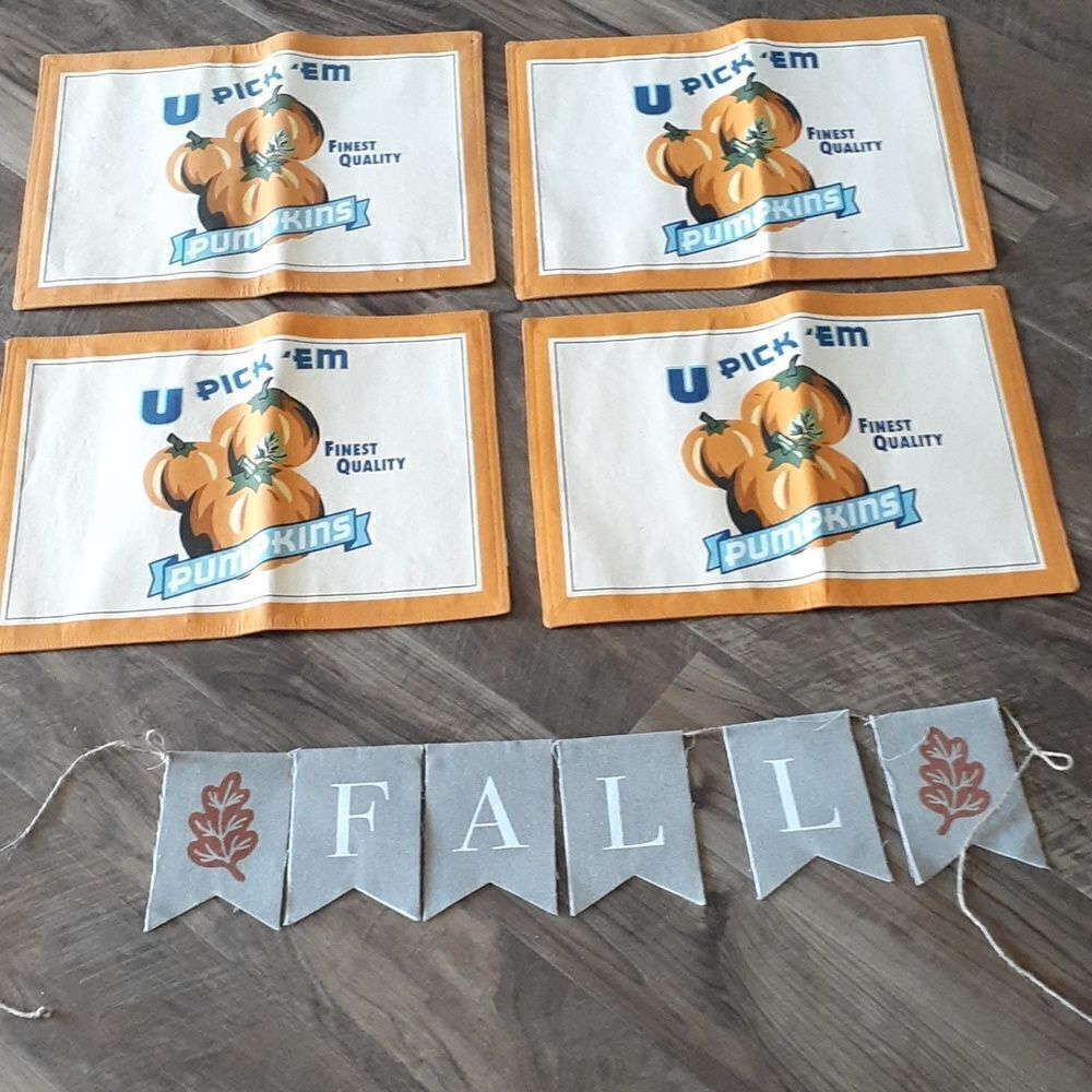Bundle of 4 vintage fall placemats and a fall/family‎ banner of flags